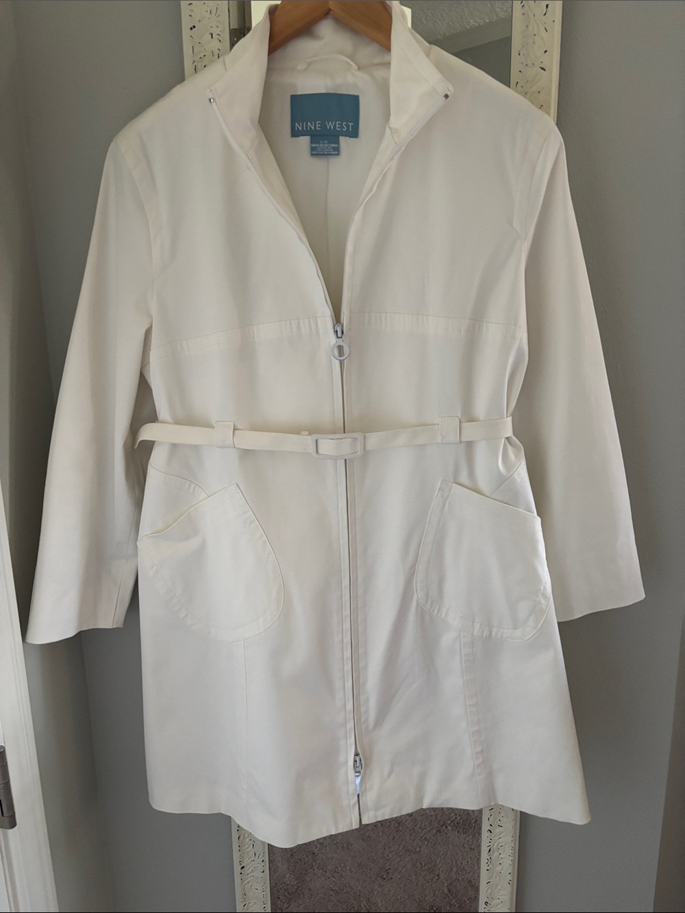 Nine West white ladies raincoat large $20